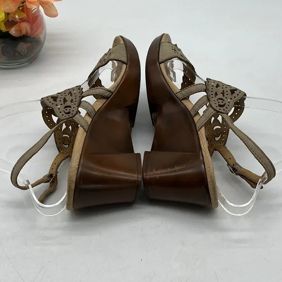 Earth Rosetta Tan Leather Cut Out Wedge Sandals Size 8.5. MCW2775E - Picture 5 of 8